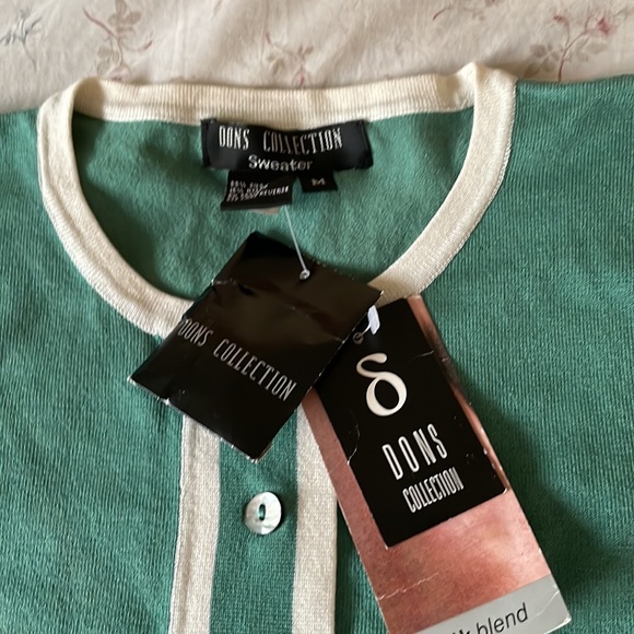 Green sweater - Picture 2 of 4